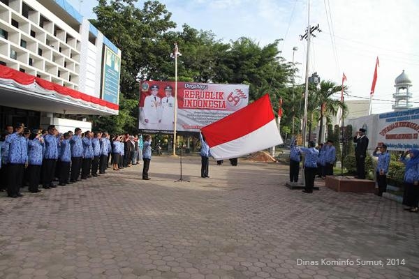 DINAS KOMINFO PROVSU LAKSANAKAN UPACARA PENGIBARAN BENDERA